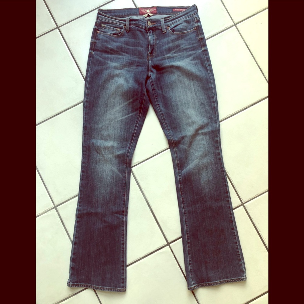 EUC Lucky Brand Sofia Boot Jeans Long Length